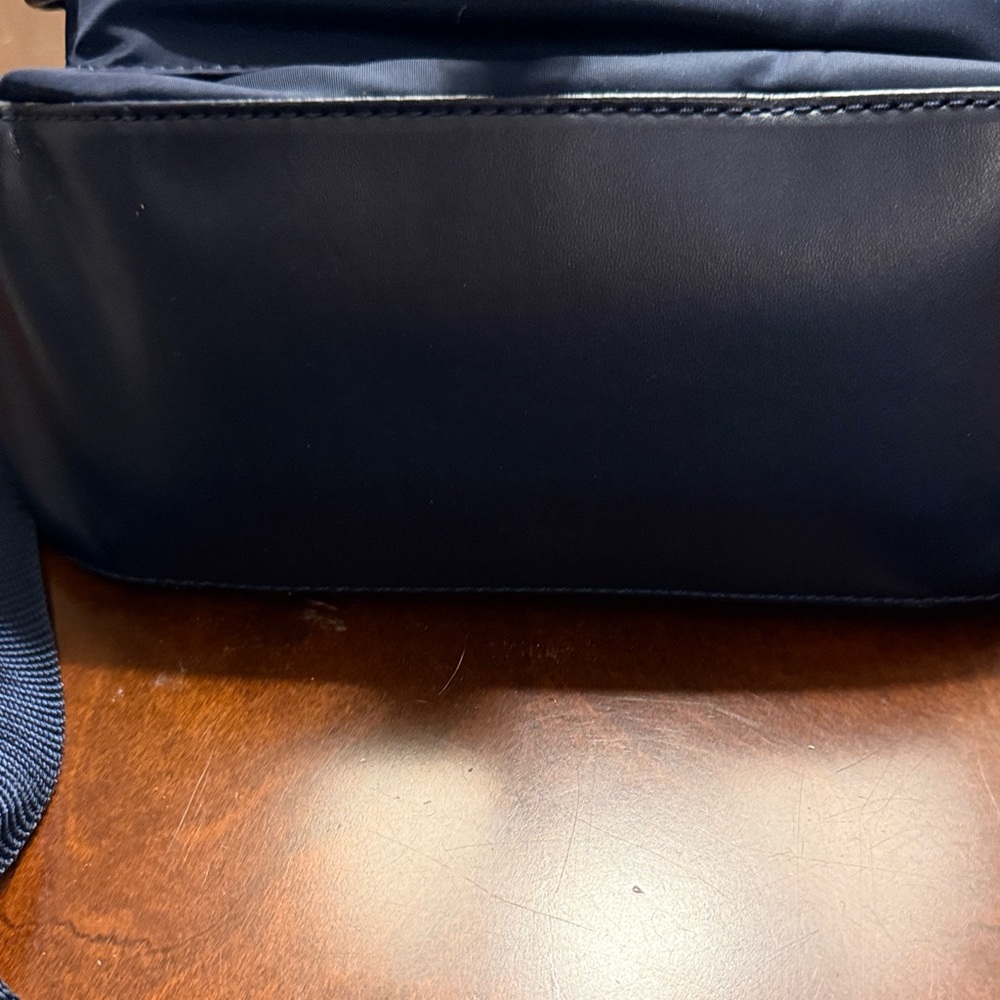 Tory Burch Navy Crossbody with Gold Buckle and Logo - Picture 8 of 8
